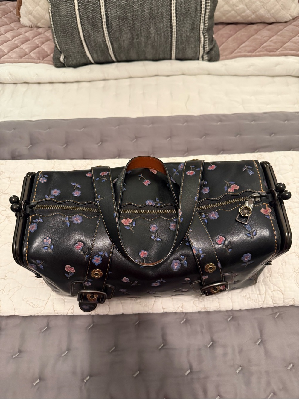 EUC Coach Mailbox Bag 1941 Prairie Rose - Picture 3 of 15